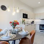 아파트 New 2 Bedroom Close To Arctic Circle